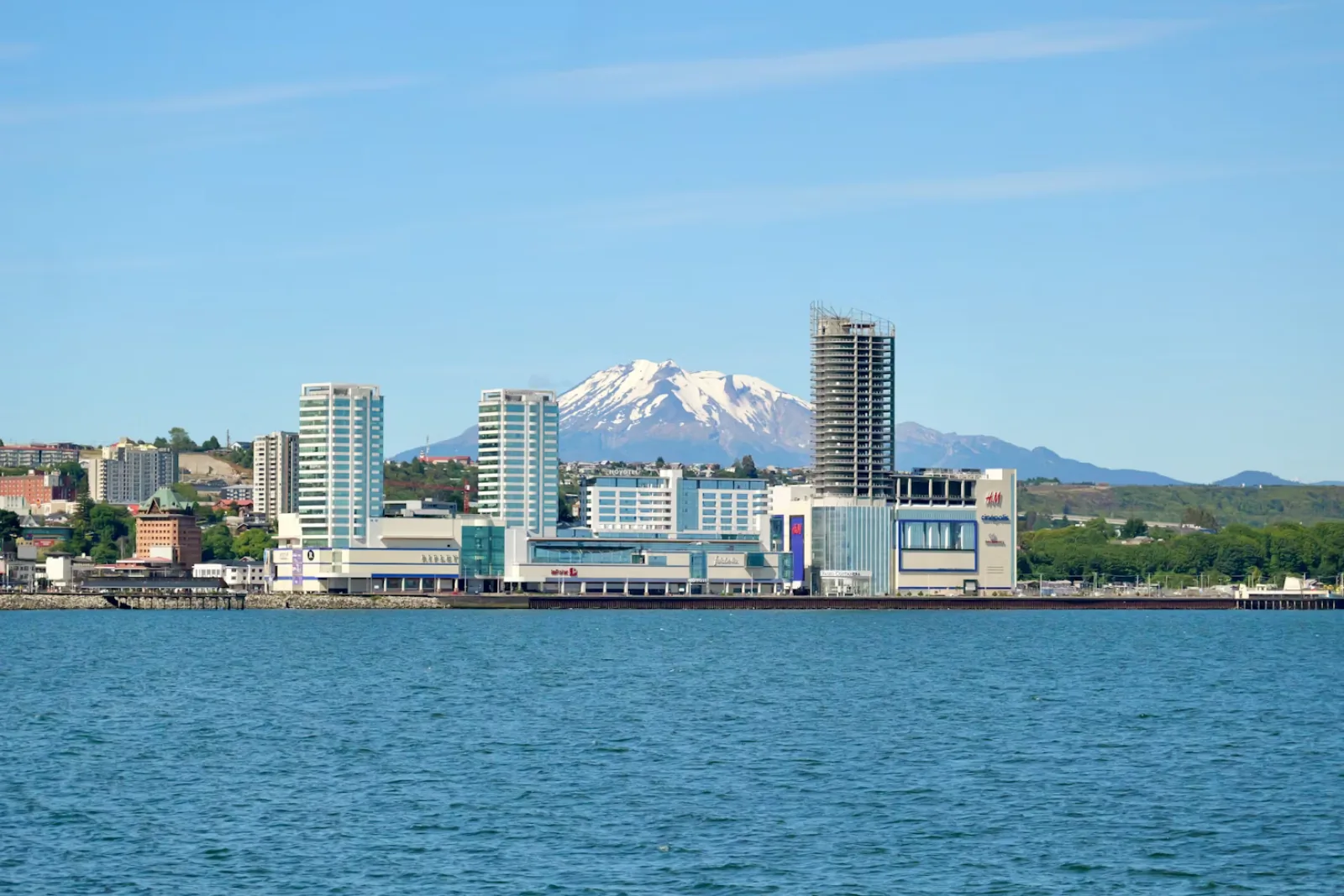 Puerto Montt — Capital regional, frente al Seno de Reloncaví